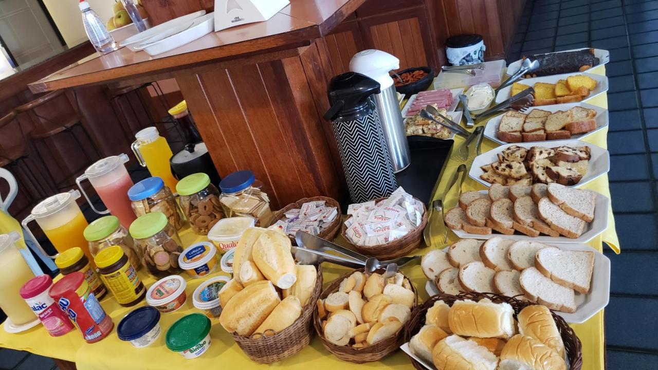 Enseada Do Corsario 賓館 2*